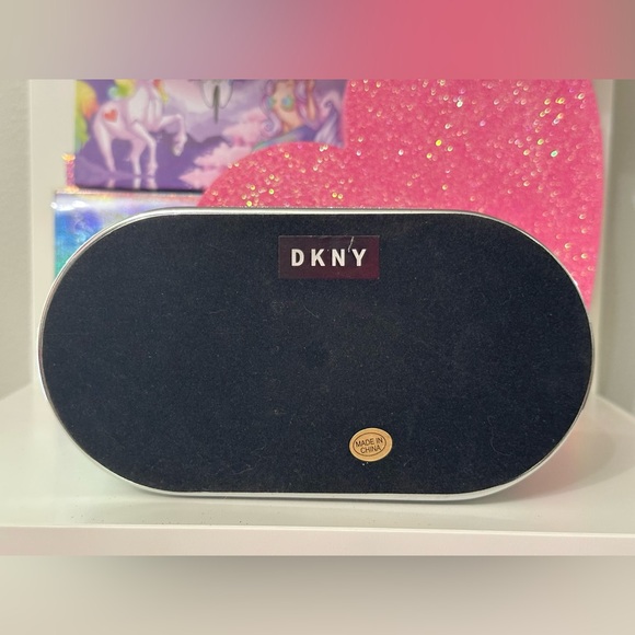 2 for $15! DKNY Silver Glitter Makeup Brush Holder - Picture 3 of 4